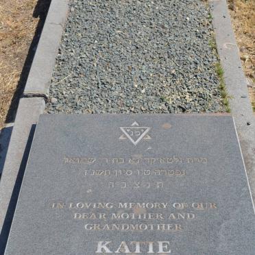 DAMELIN Katie -1997
