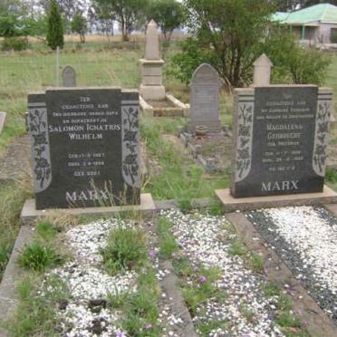 Gauteng, VEREENIGING district, Meyerton, Vogelfontein 376JR, Mooihoek farm cemetery