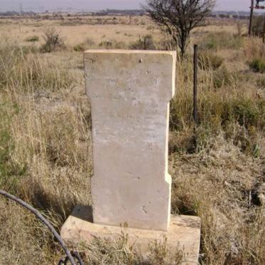Gauteng, VEREENIGING district, Suikerbosrand Game Reserve, Schoongezicht 378, farm cemetery_2