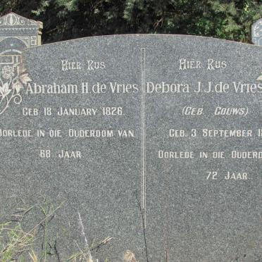 VRIES Abraham H., de  1826- & Debora J.J. GOUWS 1829-