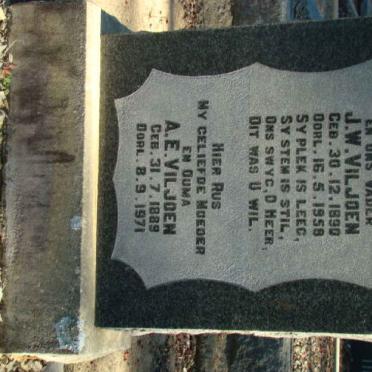 VILJOEN J.W. 1890-1958 &amp; A.E. 1889-1971