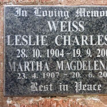 WEISS Leslie Charles T. 1904-2000 &amp; Martha Magdalena J. 1907-2001