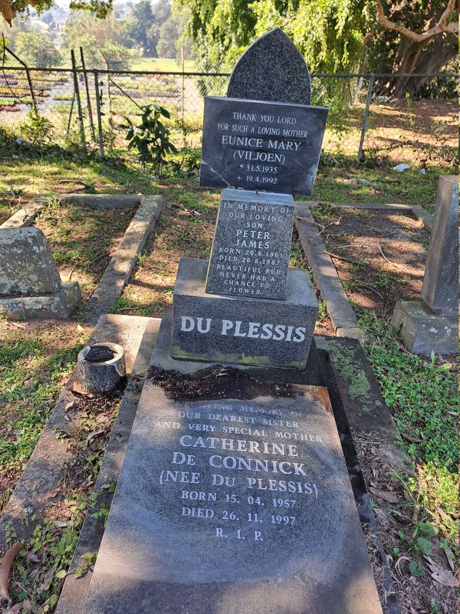 PLESSIS Eunice Mary, du nee VILJOEN 1935-1992 :: PLESSIS Peter James, du 1961-1967 :: CONNICK Catherine, de nee DU PLESSIS 1957-1997
