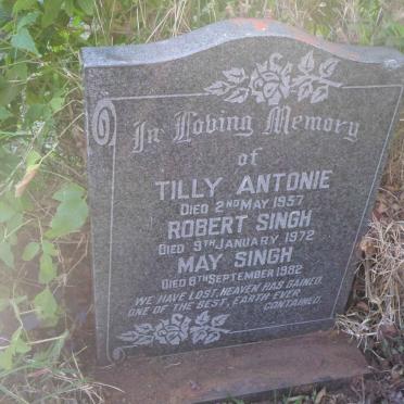 ANTONIE Tilly -1957 :: SINGH Robert -1972 :: SINGH May -1982