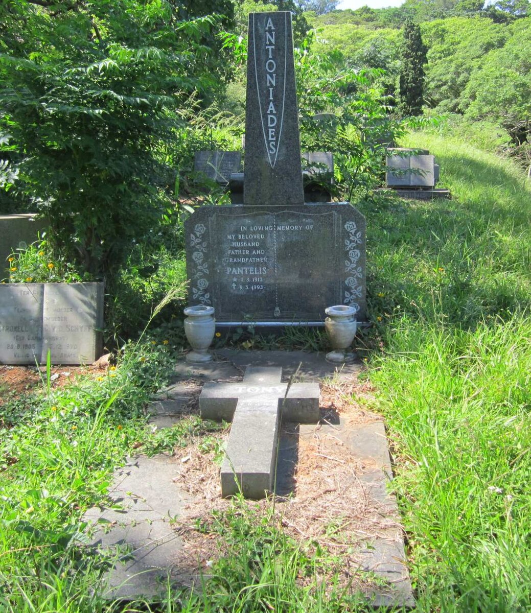 ANTONIADES Tony 1909-1970 ::  ANTONIADES Pantellis 1913-1993