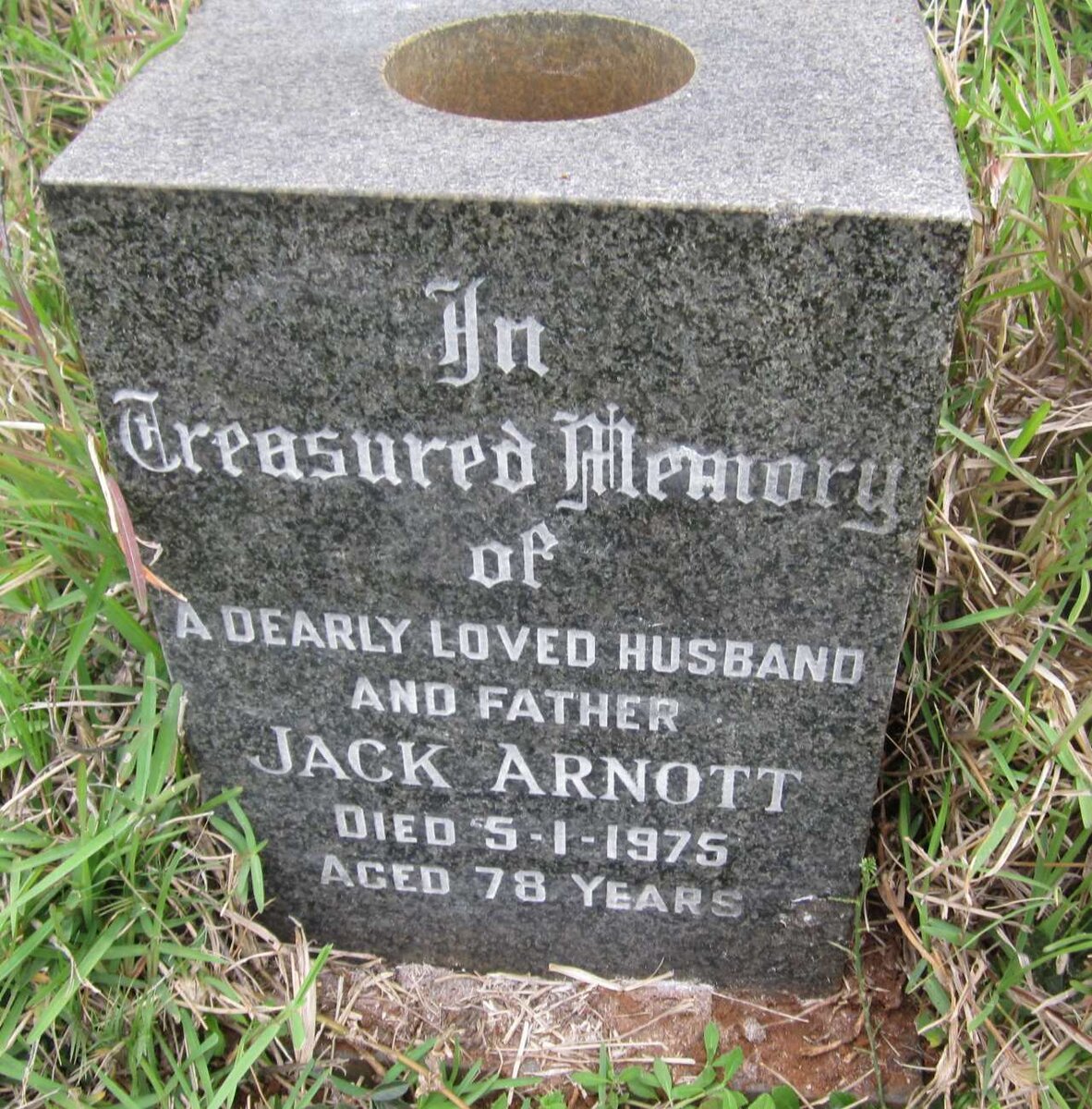 ARNOTT Jack -1975