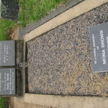 BROWN Henry W.E. 1914-1976 :: BROWN Mabel -1968 :: BROWN Mona 1919-2006 