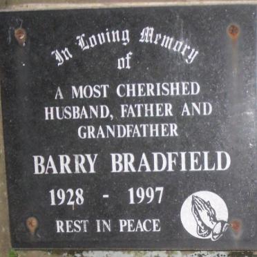 BRADFIELD Barry 1928-1997