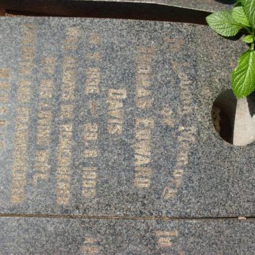 DAVIS Thomas Edward 1936-1993