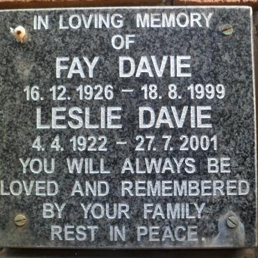 DAVIE Leslie 1922-2001 &amp; Fay 1926-1999