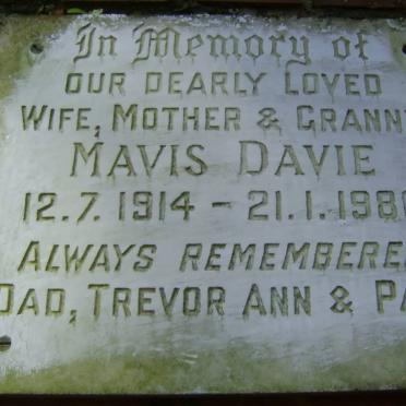 DAVIE Mavis 1914-1980