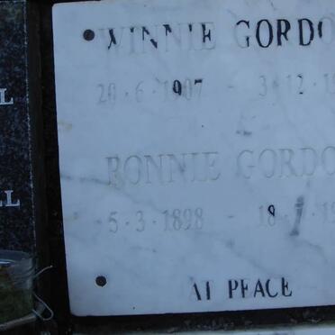 GORDON Ronnie 1898-1995 &amp; Winnie 1907-1994