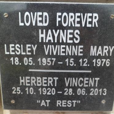 HAYNES Lesley Vivienne Mary 1957-1976 :: HAYNES Herbert Vincent 1920-2013