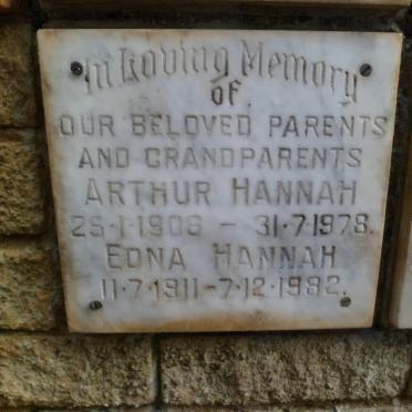 HANNAH Arthur 1908-1978 &amp; Edna 1911-1982