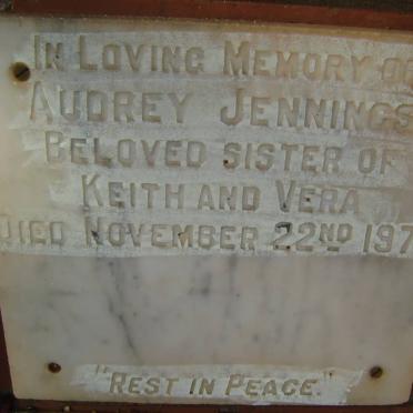 JENNINGS Audrey -1975