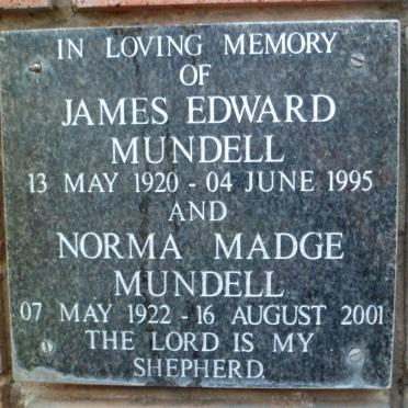 MUNDELL James Edward 1920-1995 &amp; Norma Madge 1922-2001