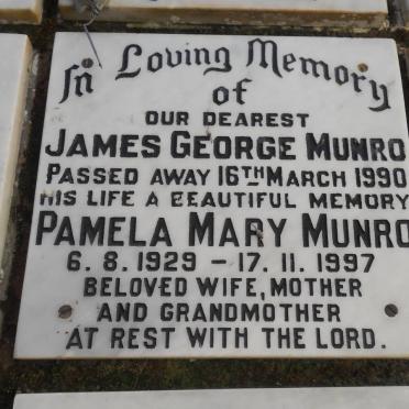 MUNRO James George -1990 &amp; Pamela Mary 1929-1997