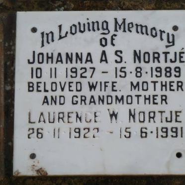NORTJÉ Laurence W. 1922-1991 &amp; Johanna A.S. 1927-1989