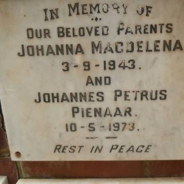 PIENAAR Johannes Petrus -1973 &amp; Johanna Magdelena -1943