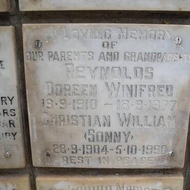 REYNOLDS Christian William 1904-1990 &amp; Doreen Winifred 1910-1977