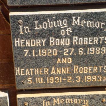 ROBERTSE Hendry Bond 1920-1989 &amp; Heather Anne 1931-1993