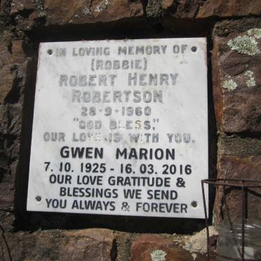 ROBERTSON Robert Henry 1960 &amp; Gwen Marion 1925-2016
