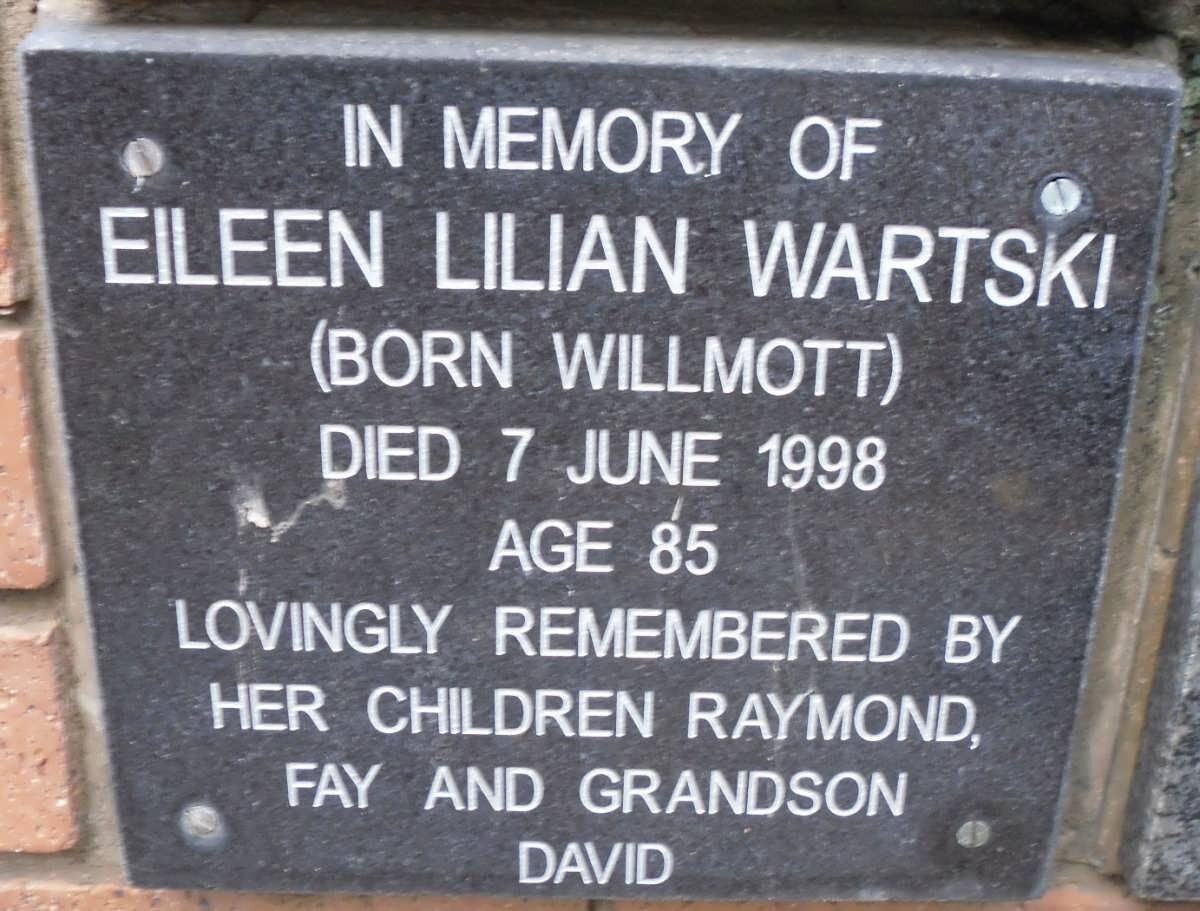 WARTSKI Eileen Lilian nee WILLMOTT -1998