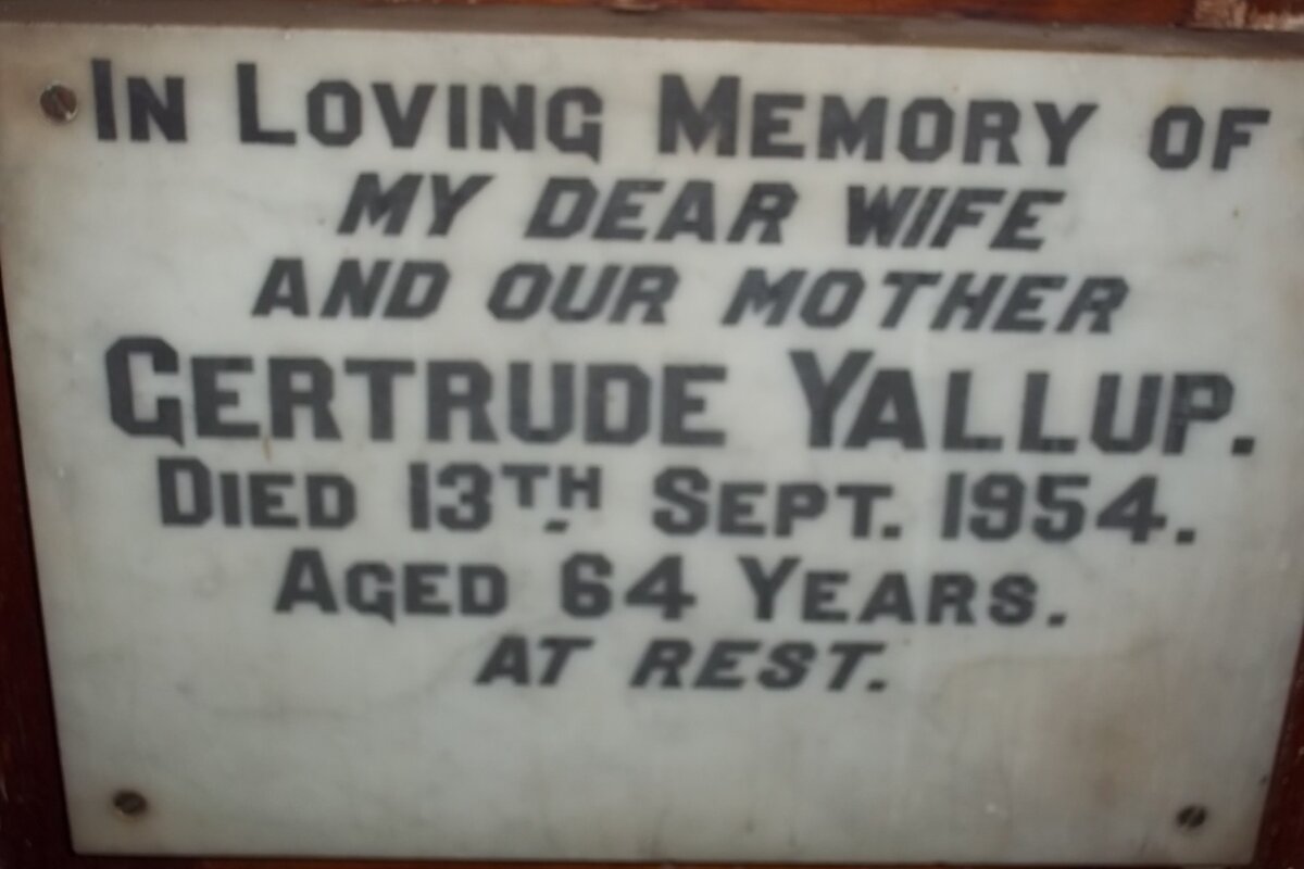 YALLUP Gertrude -1954