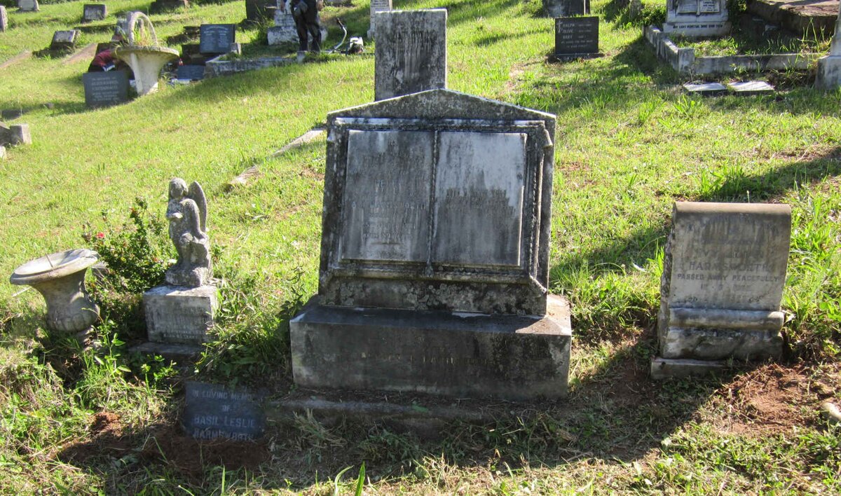 HARMSWORTH Helen -1931 :: HARMSWORTH Alfred J. -1943 :: HARMSWORTH Keith -1933