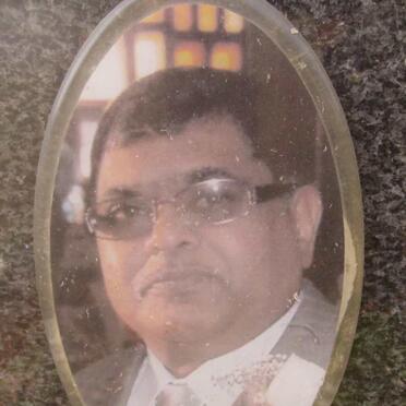 JAMES S.R. 1913-1983 &amp; P.S. -1970 :: JAMES Victor 1955-2012 :: JAMES Paul P. 1958-1992