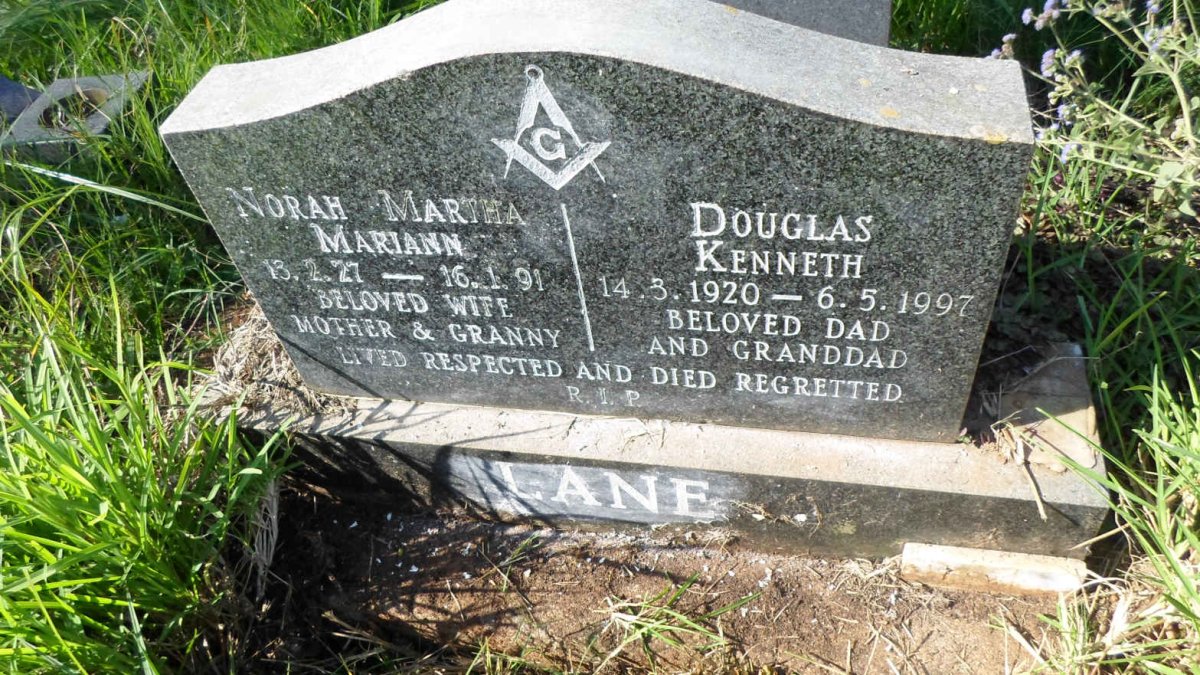 LANE Douglas Kenneth 1920-1997 &amp; Norah Martha Mariann 1927-1991