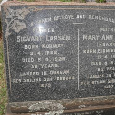 LARSEN Sigvart 1868-1925 &amp; Mary Ann EDWARDS 1872-1954