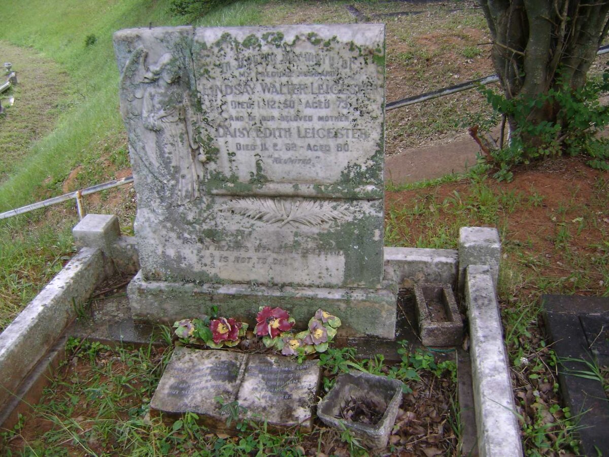 LEICESTER Lindsay Walter -1950 &amp; Daisy Edith -1962