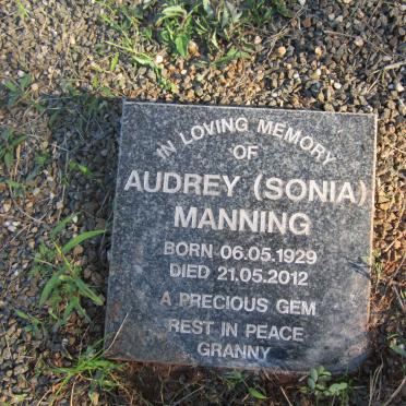 MANNING Audrey 1929-2012