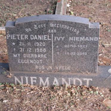 NIEMANDT Pieter Daniel 1920-1988 &amp; Ivy 1923-2010