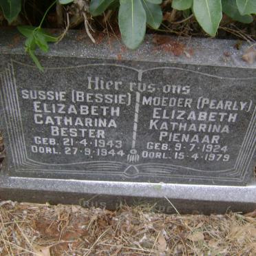 PIENAAR Elizabeth Katharina 1924-1979 :: BESTER Elizabeth Catharina 1943-1944