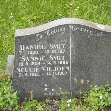 SMIT Daniel 1896-1971 :: SMIT Sannie 1904-I985 :: VILJOEN Nellie 1925-1987