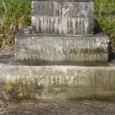 STREET Douglas -1933