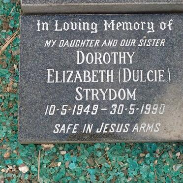 STRYDOM E.P.G. -1968 :: STRYDOM E.P.G. 1945-1987 :: STRYDOM Dorothy Elizabeth 1949-1990 :: STRYDOM Henry 1932-2006