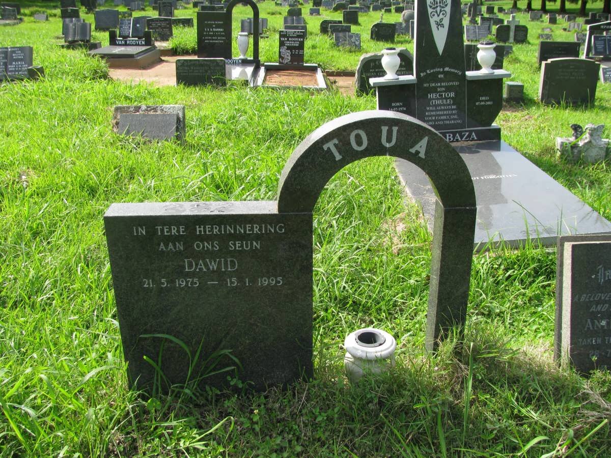 TOUA Dawid 1975-1995
