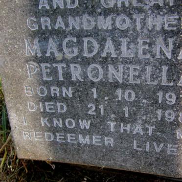 UYS Magdalena Petronella 1917-1982