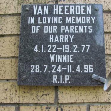 HEERDEN Harry, van 1922-1977 &amp; Winnie 1924-1996