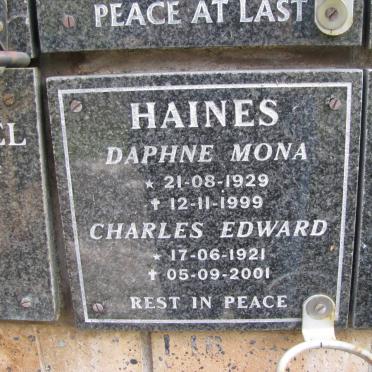 HAINES Charles Edward 1921-2001 &amp; Daphne Mona 1929-1999
