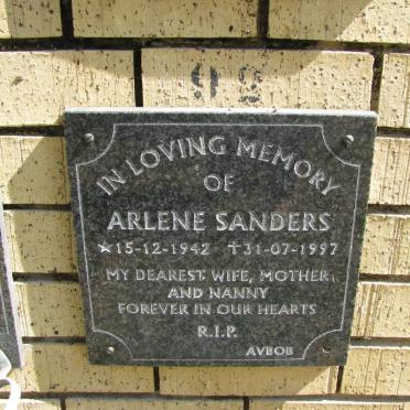 SANDERS Arlene 1942-1997