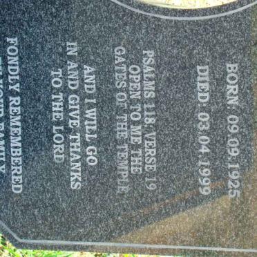 FYNN Elizabeth 1925-1999