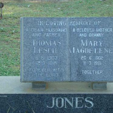 JONES Thomas Leslie 1903-1981 &amp; Mary Magdelene 1902-1981