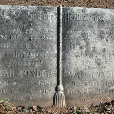 TONDER Cornelius Johannes, van 1881-1964 &amp; Judith Magaritha 1888-1974