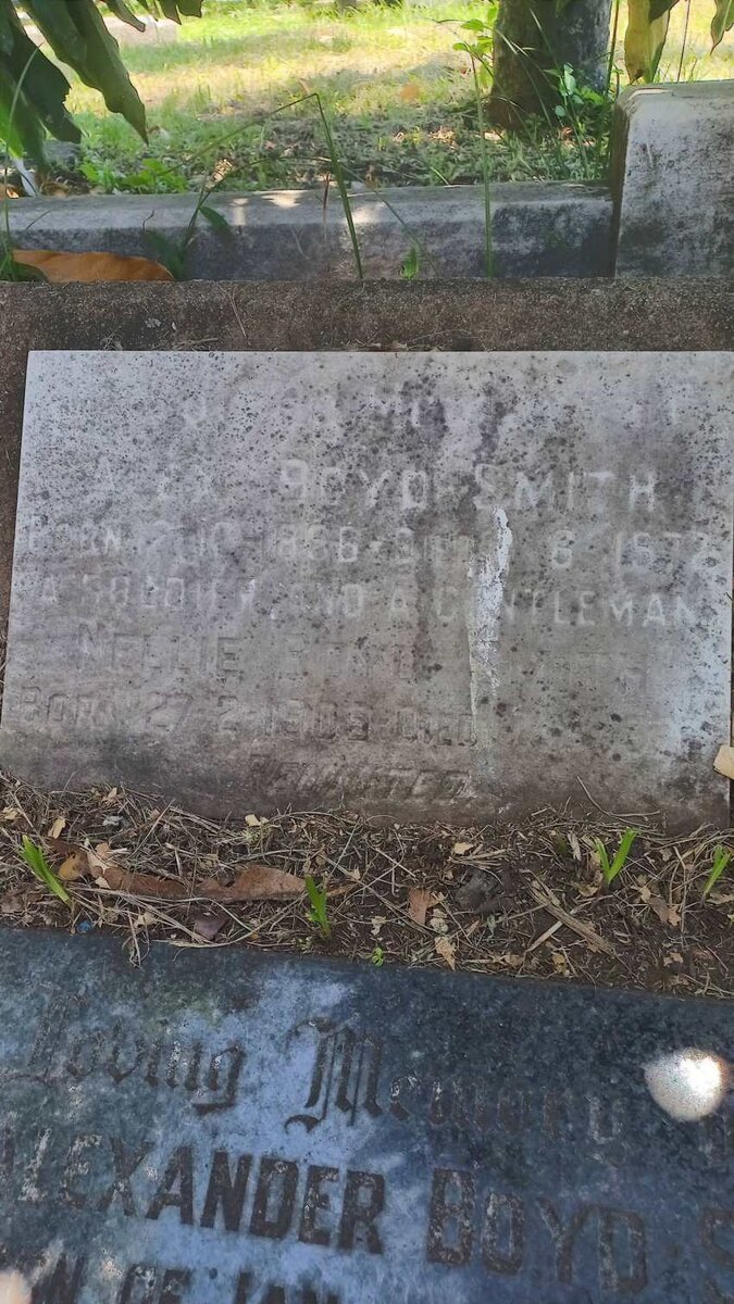SMITH Alex, BOYD- 1886-1972 & Nellie 1909-?