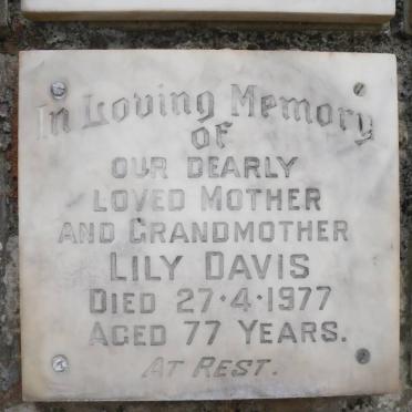 DAVIS Lily -1977