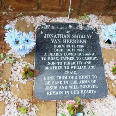 HEERDEN Jonathan Shirlay, van 1980-2015